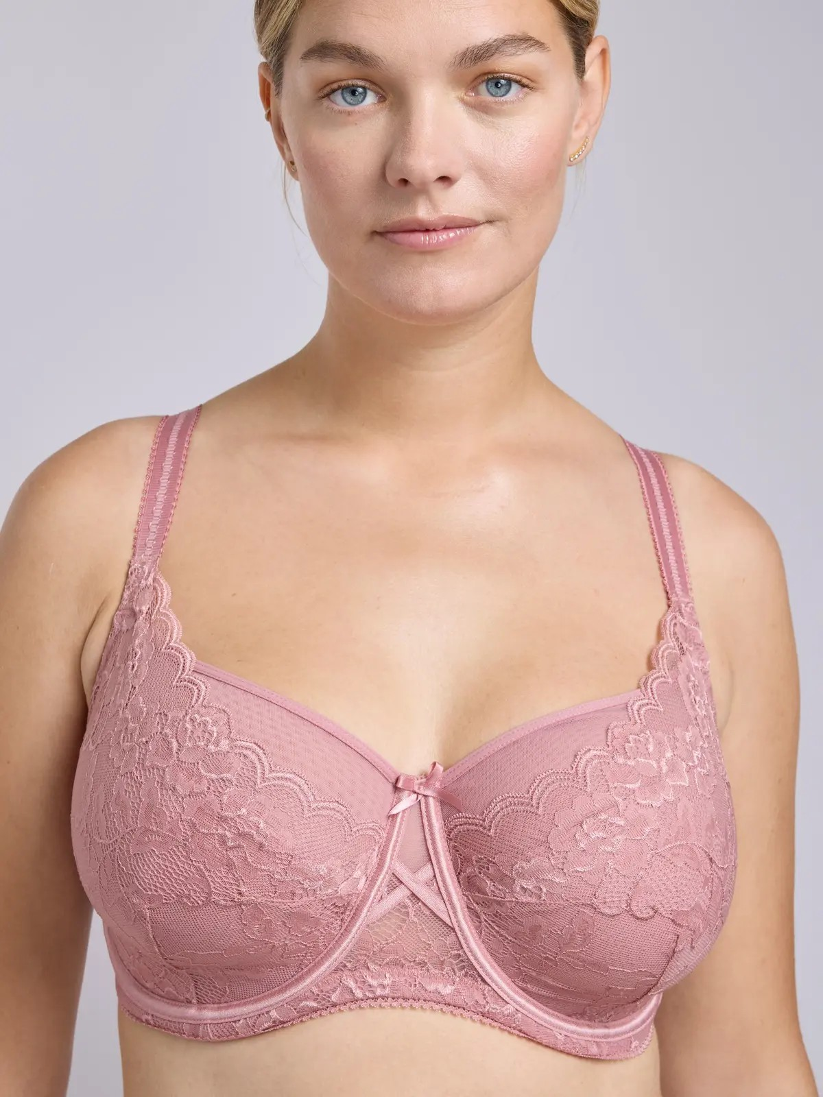 Sperma biseksual Plyaj kabinalarining yashirin kamerali videosi