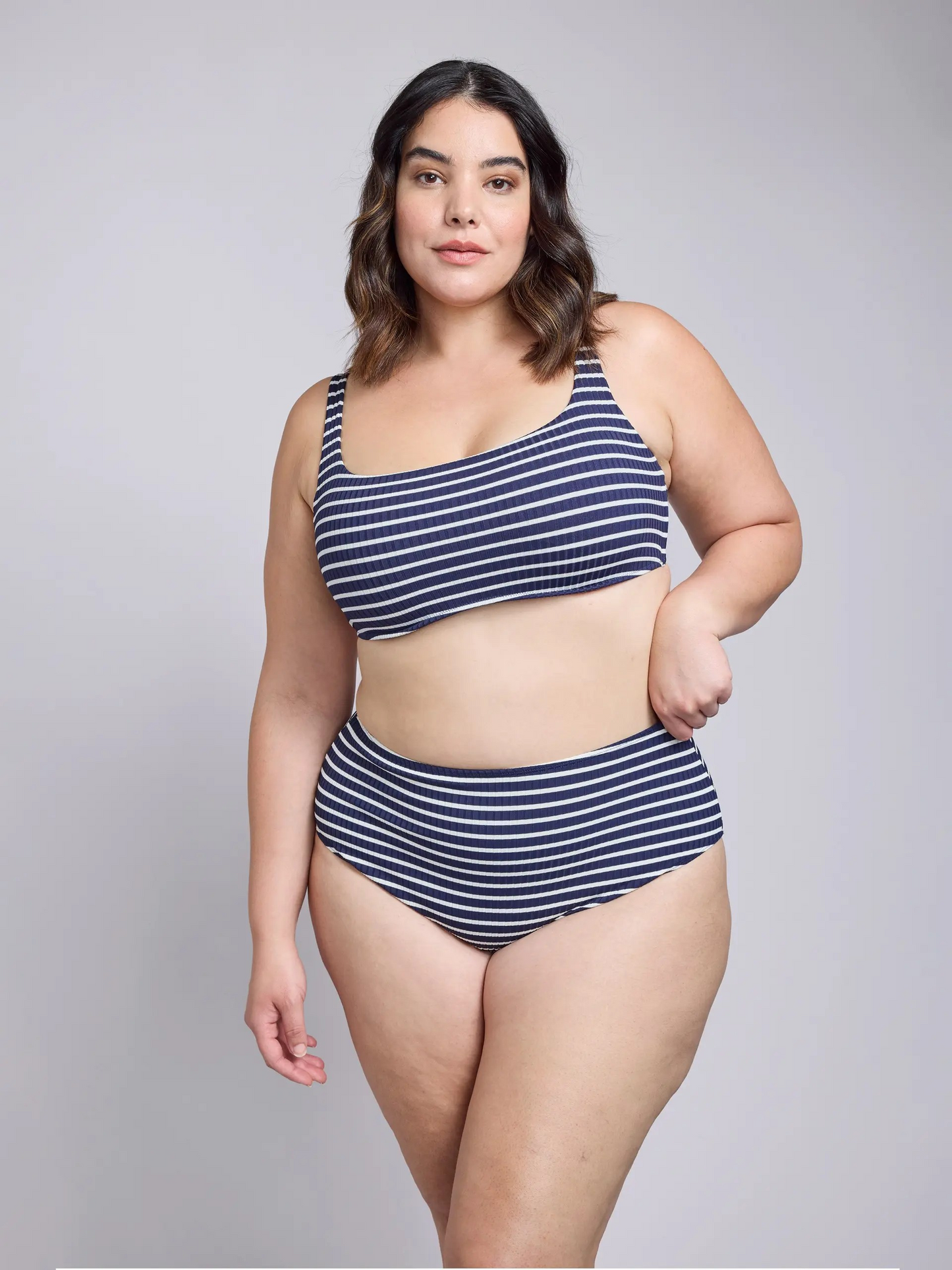 Strīpains peldkostīms