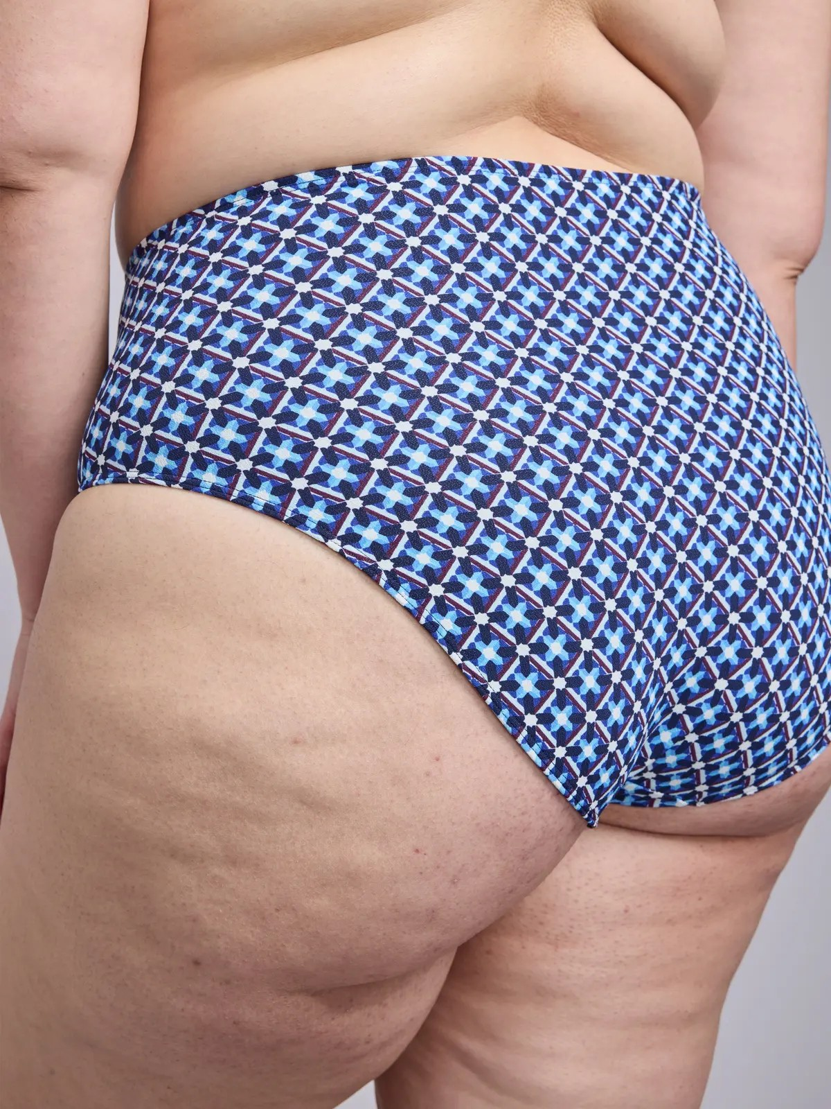 Peldbikses lielam izmēram 